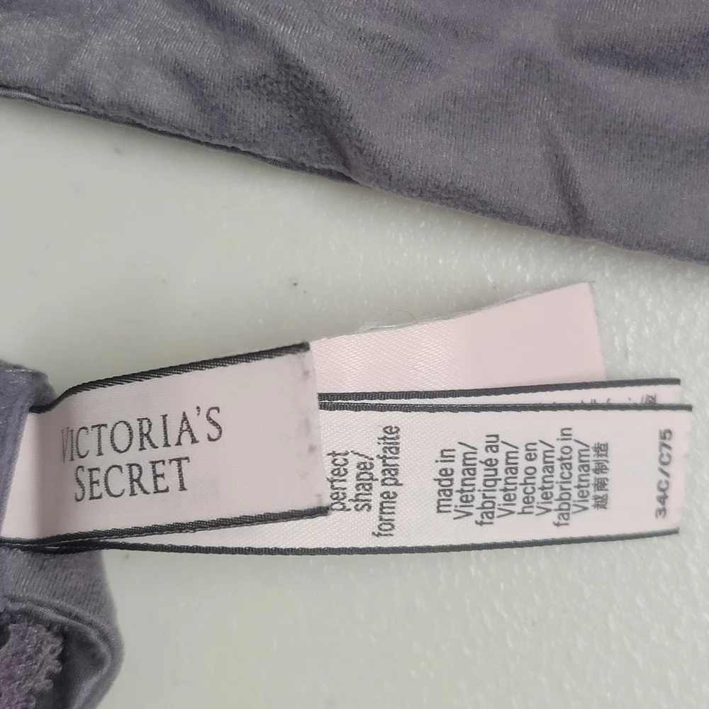 Victoria's Secret Body By Victoria Perfect Shape  Lace & Sparkle Bra Size 34C.